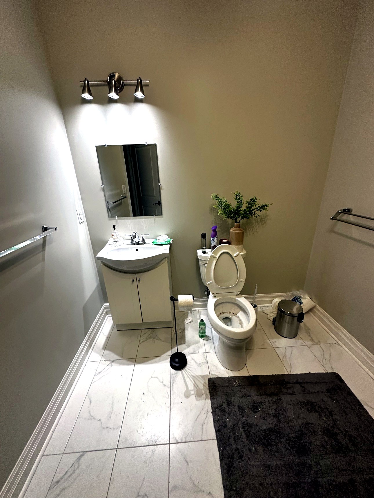 Bathroom before renovation